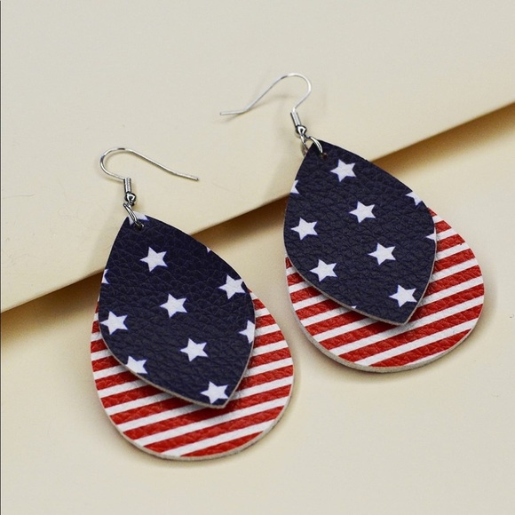 Jewelry - Stars & Stripes Water Drop Leaves Leather Earrings